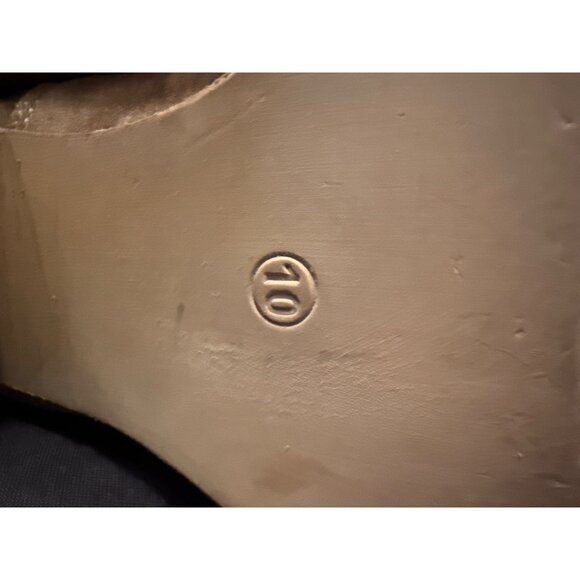 Charles by Charles David Suede Chelsea Ankle Boots Beige Heel sz 10 - Picture 7 of 7